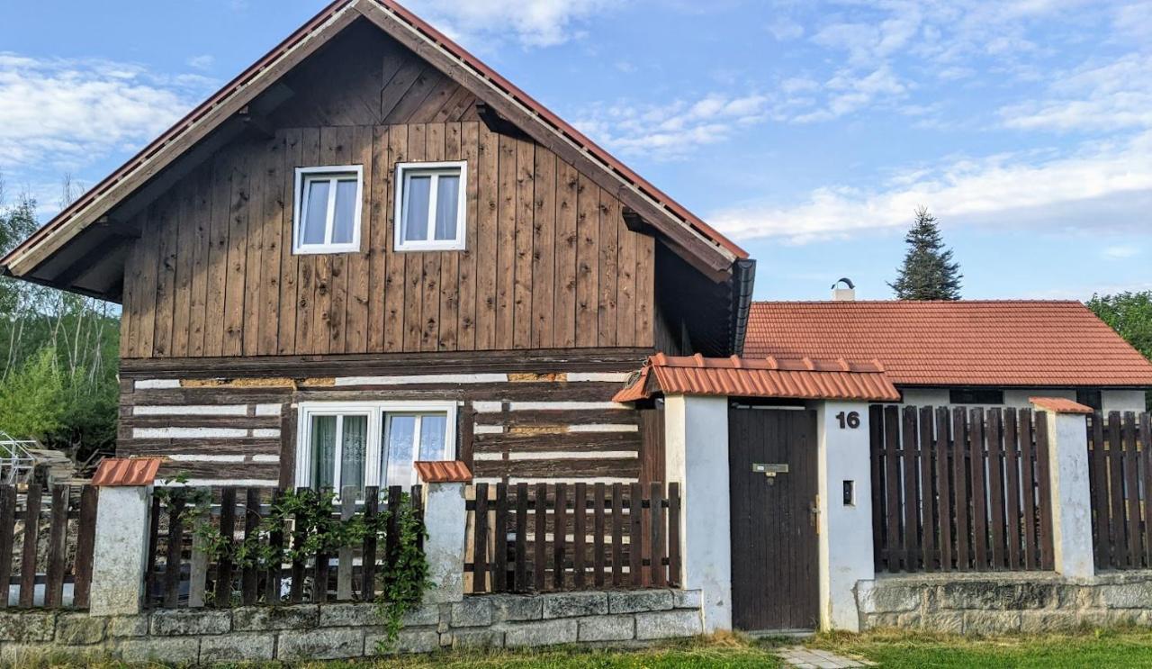 Chalupa U Rybnika Strehom Dolní Bousov Exterior foto